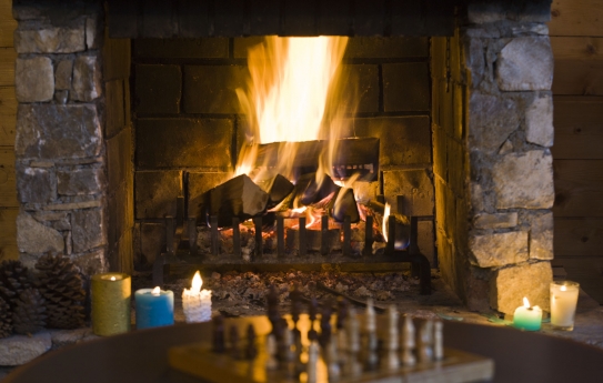 Cosy Fireplace - Chalets de la Lombarde - Val Thorens - France; Copyright: Montagnettes