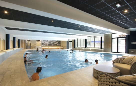 Prestige Residence l'Eclose, Alpe d'Huez, pool; Copyright: Odalys