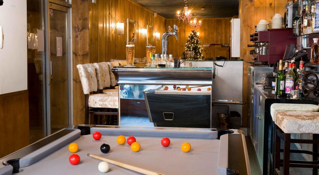 Pool Table Hotel Courchevel Olympic