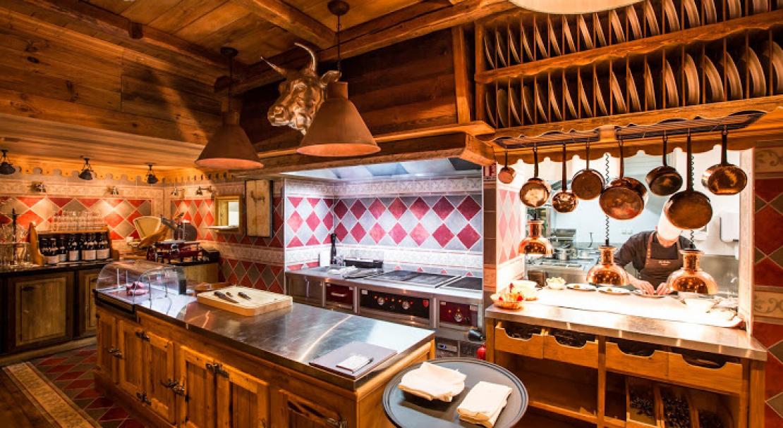 Kitchen in Hotel AlpenRuitor Meribel