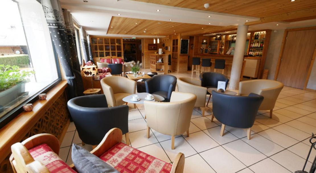 Bar lounge seating Hotel Alpina Morzine