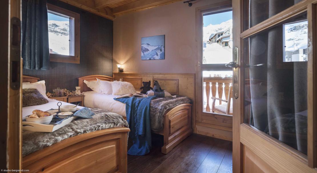 Chalet Lombarde Val Thorens Twin Bedroom 