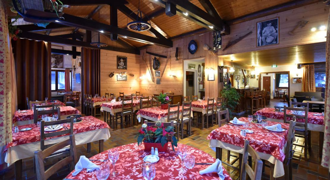 Alpine Savoyarde Restaurant Hotel Le Soly Morzine