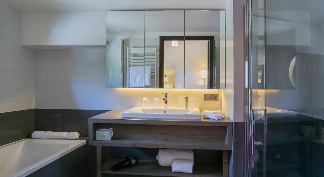 Hotel Excelsior Chamonix Bath and Shower