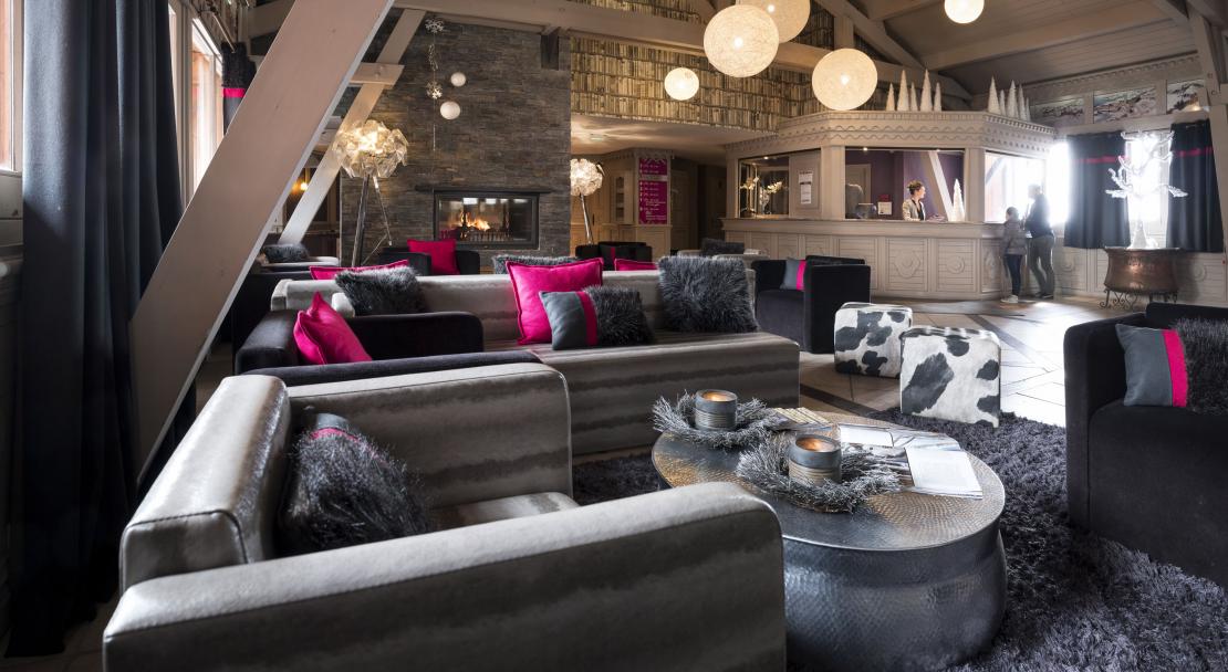 Stylish and modern lounge and reception at Residence Village Montana Val Thorens; Copyright: Laurie Verdier