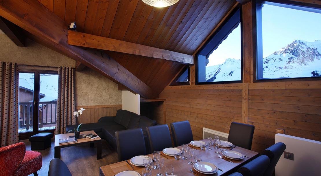 Dining area with Balcony and Mountain Views - Arolles - Les Arcs