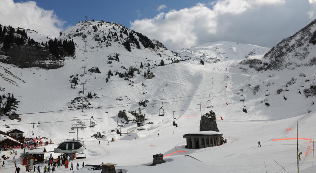 Snowy ski runs in Chatel; Copyright: JF Vuarand
