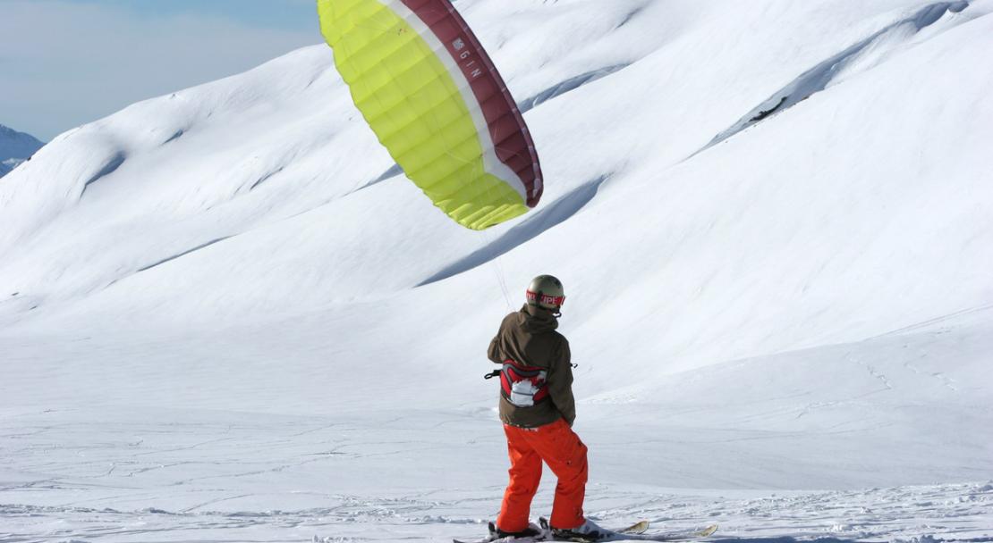 Kite skiing in La Rosiere; Copyright: Propaganda