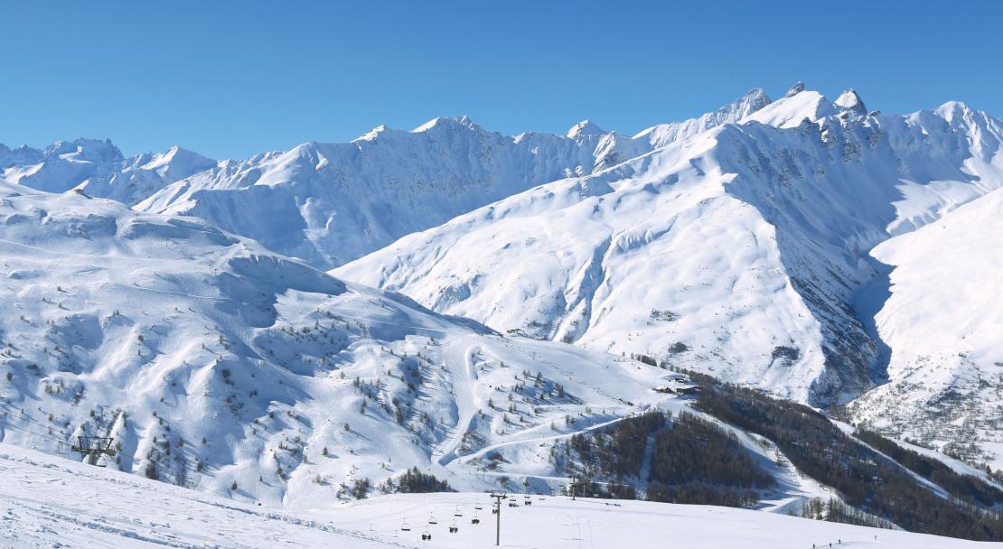 The extensive ski area in Valloire