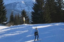 Access the Agy Nordic ski area using a free shuttle bus in les Carroz
