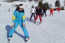 Take a lesson with a qualified lesson from Les 2 Alpe’s ecole du ski and learn to ski!