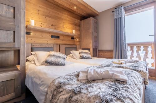 Twin Bedroom in Chalet Altitude Val Thorens