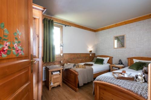 Four Bedroom Apartment - Le Hameau du Soleil - Val Thorens - France; Copyright: Montagnettes
