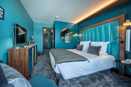 Double bedroom at Fahrenheit 7 Courchevel; Copyright: foudimages