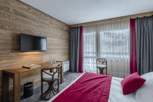 Classic Room; Copyright: Hotel les Arolles