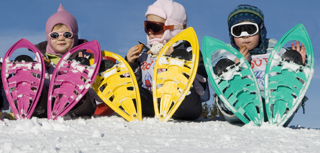kids with snowshoes