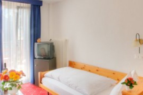 A Superior Single Room - Sunstar Hotel Wengen