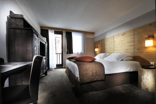 Hotel L'Aigle des Neiges - Standard room; Copyright: P LEROY