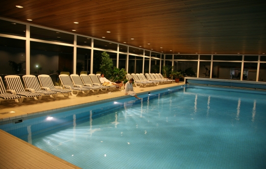 Indoor Swimming Pool - Sunstar Hotel Wengen - Wengen