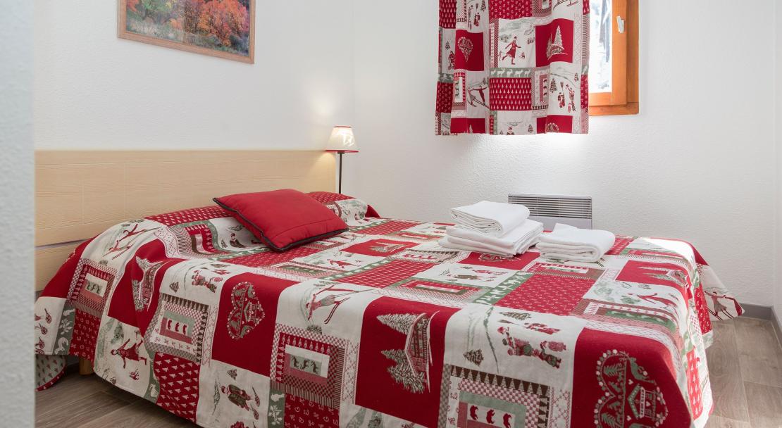 Les Lumieres de Neige double bedroom; Copyright: Odalys