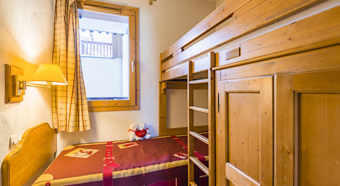 Aspen Lagrange -  cabin bedroom