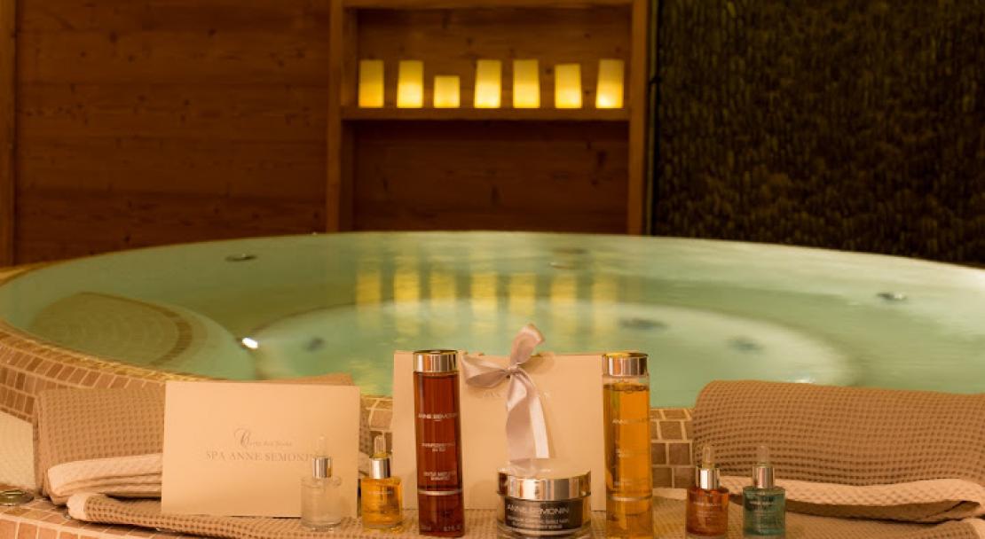 Hot Tub in Hotel AlpenRuitor Meribel