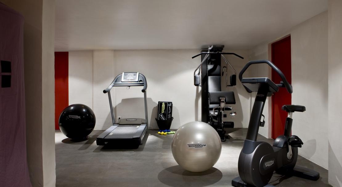Gym excercise work out room Hotel Ormelune Val d'Isere