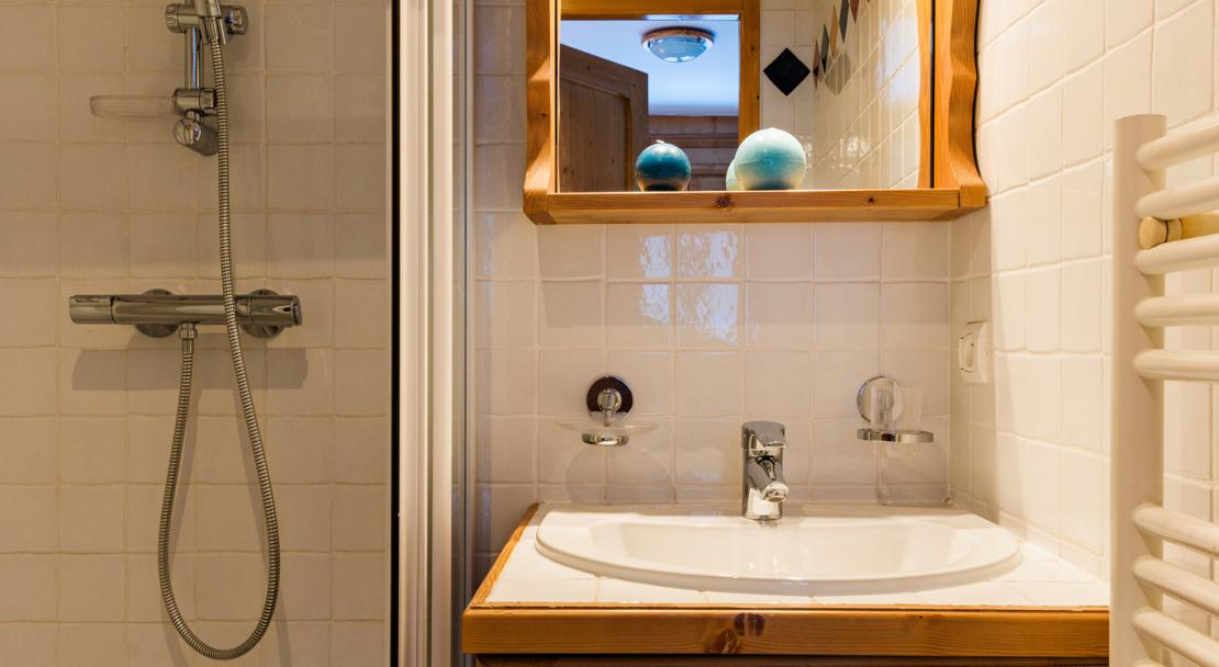 Hameau Du Rocher Blanc Serre Chevalier Bathroom