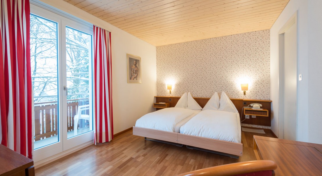 Standard Twin Room - Hotel Berghaus - Wengen