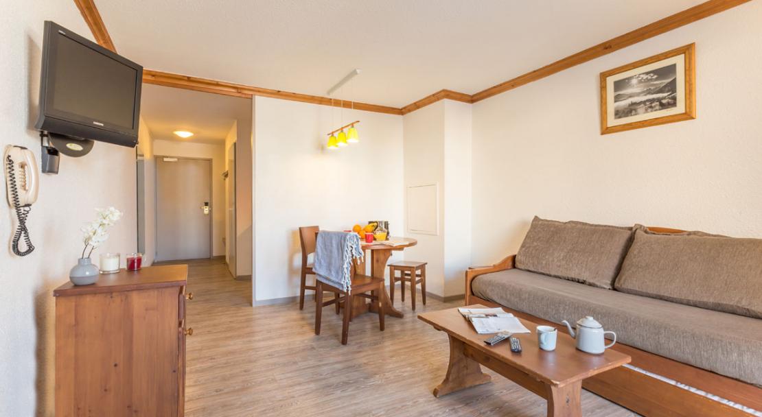 Apartment living area Les Bergers Alpe d'Huez; Copyright: Imagera