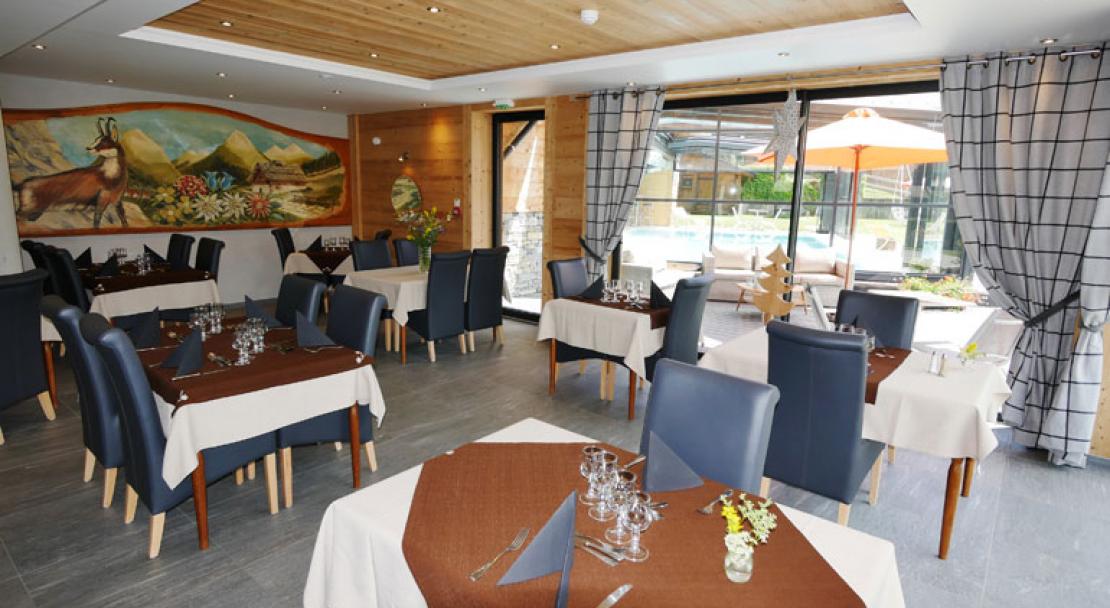 Dining room restaurant Hotel Alpina Morzine