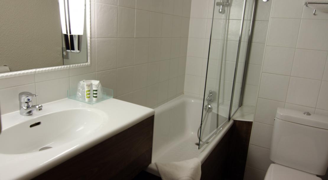 An example of a bathroom at the Mercure Chamonix Centre
