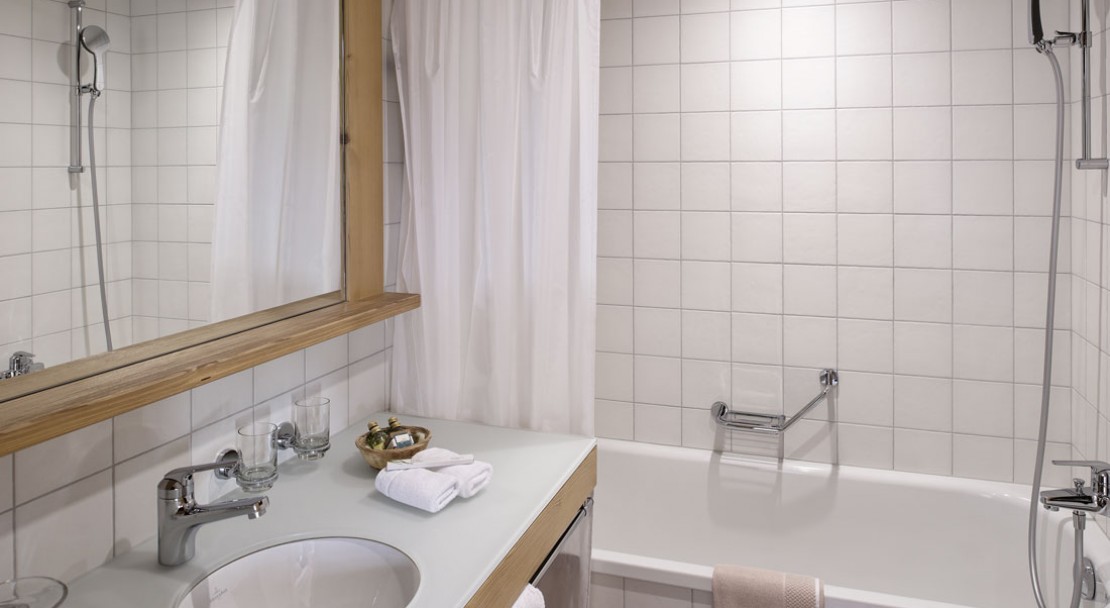 Bathroom at Hotel Alpenrose - Wengen - Switzerland