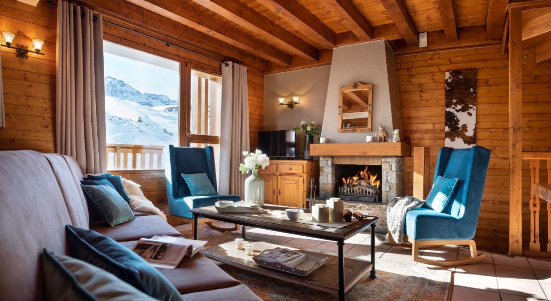 Soleil lounge with fireplace; Copyright: Montagnettes