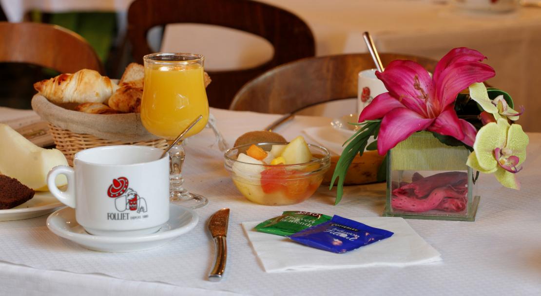 Hotel Eliova l'Eau Vive - Breakfast