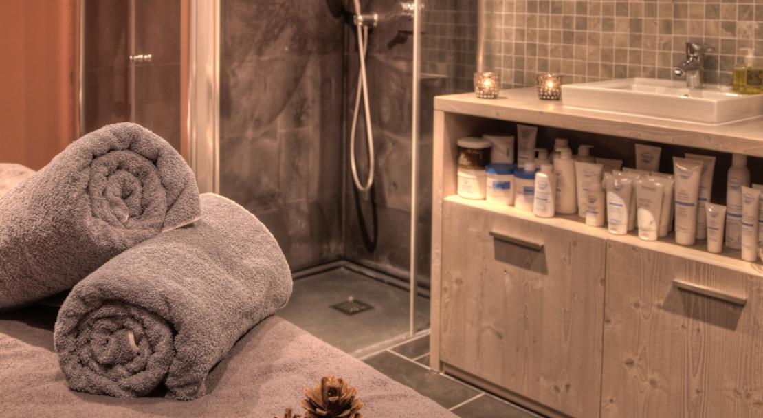 Luxurious soothing spa treatment room Montana Plein Sud Val Thorens