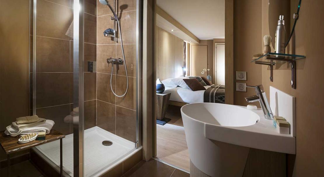 Hotel Le Taos - Shower Room; Copyright: Credit Studio Bergoend