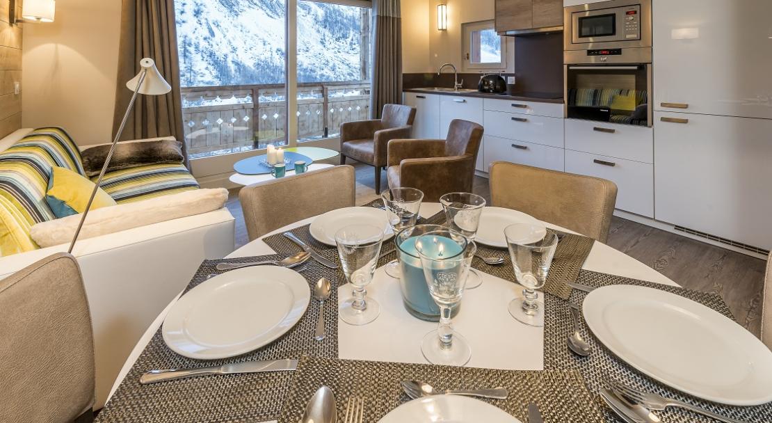 Chalets du Jardin Alpin Val d'Isere Apartment Dining