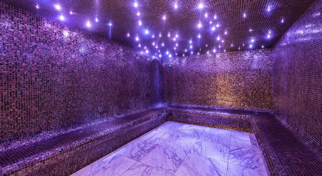 Hammam steam room LED marble benches Fahrenheit Seven Courchevel Moriond