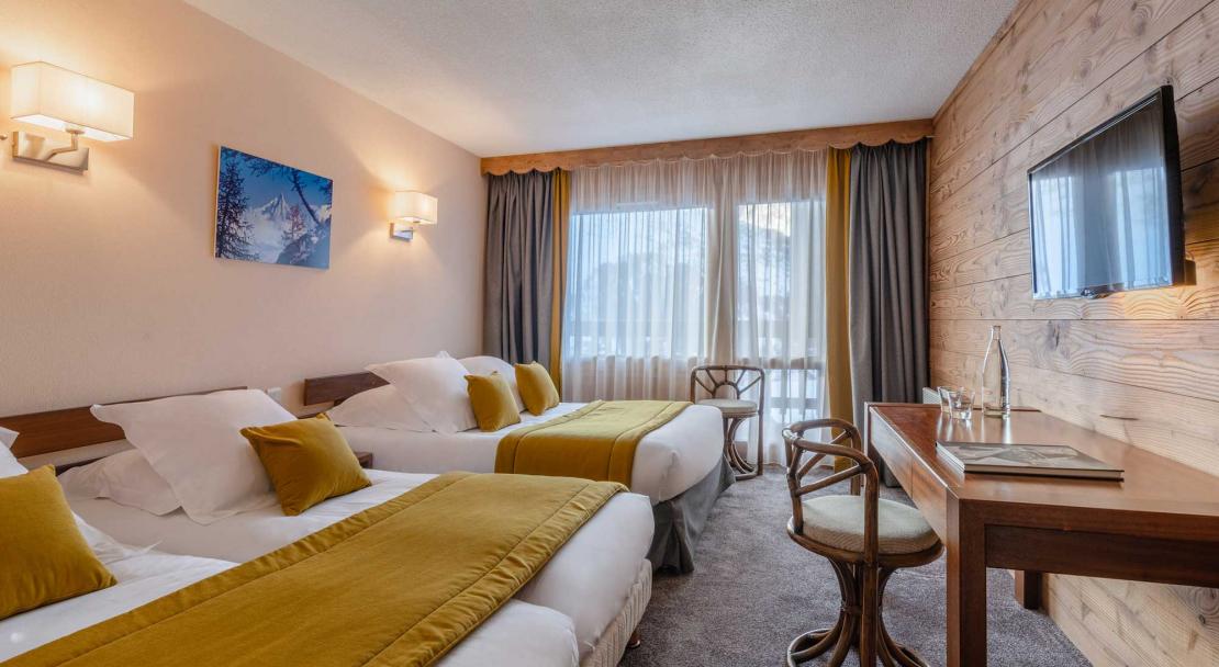 Hotel Les Arolles - bedroom; Copyright: Hotel Les Arolles