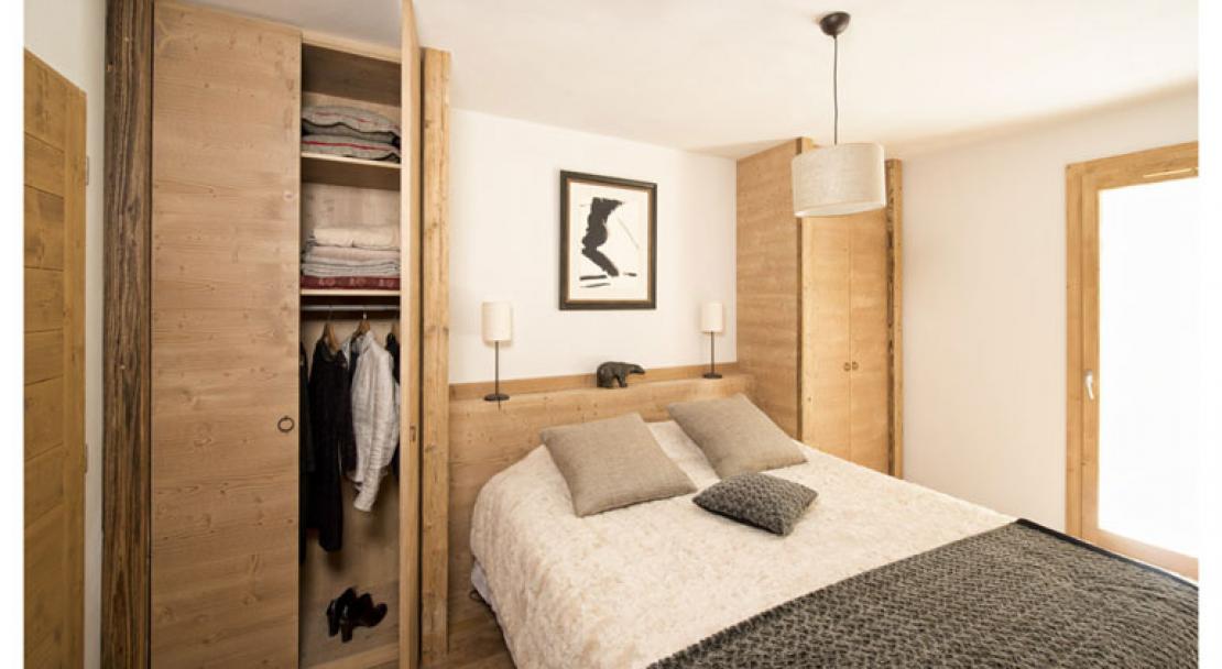 Master double bedroom Santa Terra apartments Tignes Les Brevieres