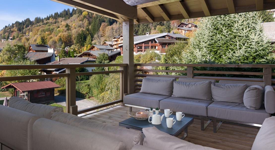 Annapurna balcony; Copyright: Alpine Residence