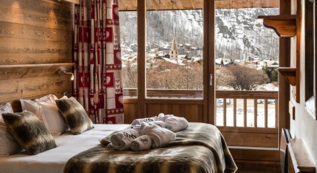 Bedroom view Hotel Ski Lodge