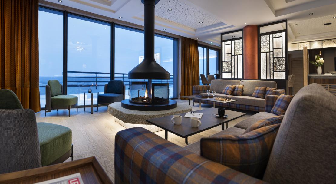 Residence Alpen Lodge MGM La Rosiere Lounge with Fireplace 