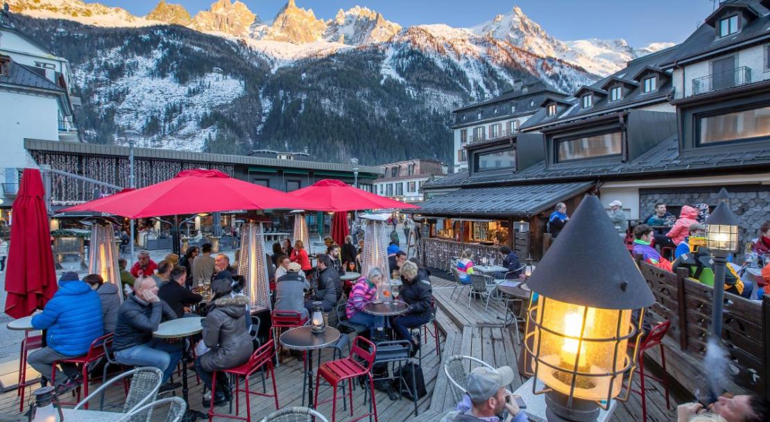 Apres ski terrace, Hôtel Croix Blanche Chamonix; Copyright: Best of Mont Blanc