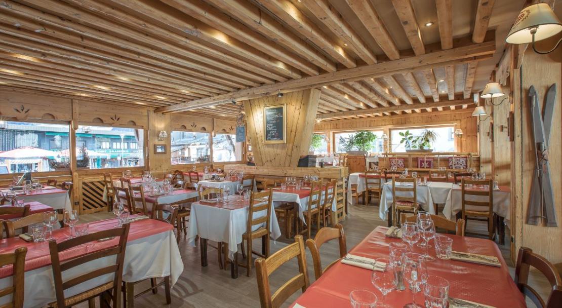 Restaurant inside, Hôtel Croix Blanche Chamonix; Copyright: Best of Mont Blanc