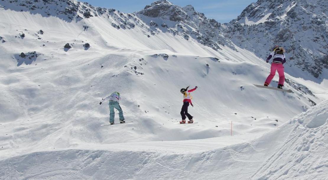 Snowboarding in Arosa; Copyright: ARosa Tourist Office