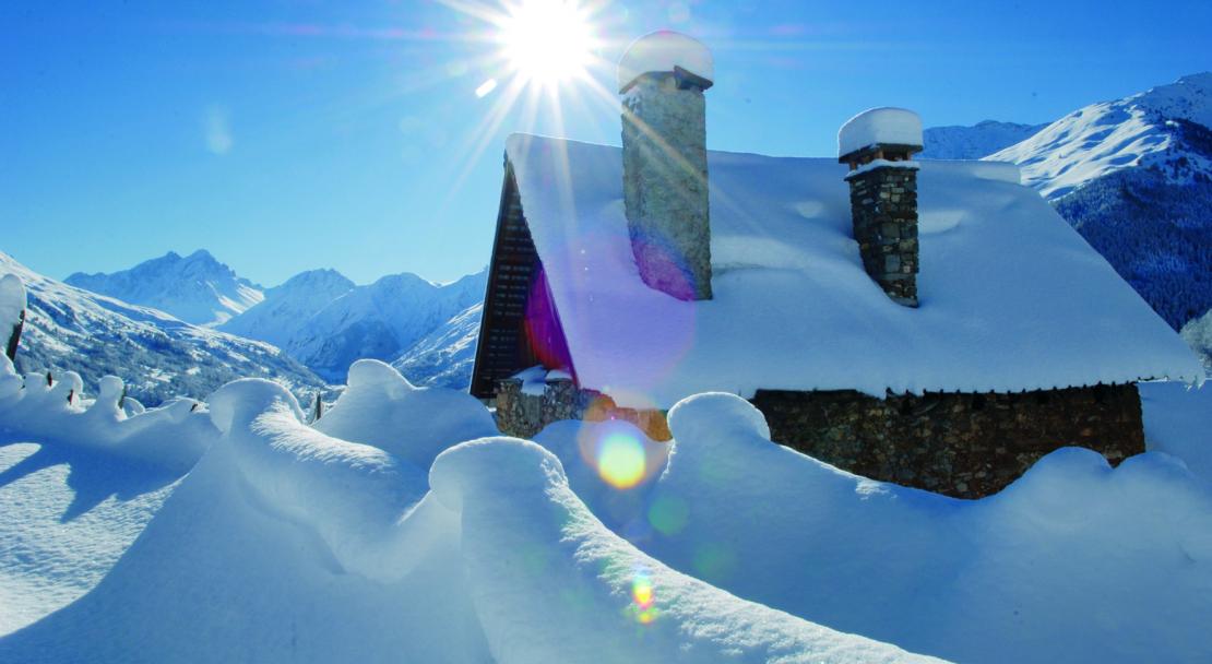 Heavy snow in Valloire; Copyright: bGRANGE Office de Tourisme de Valloire