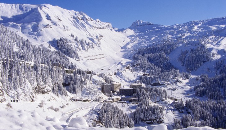 The sunny and snowy bowl of Flaine
