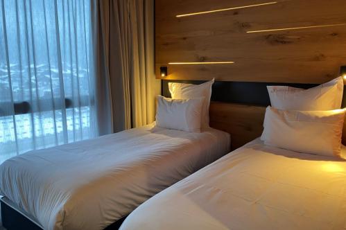 Alpina Bedroom Twin, Alpina Eclectic Hôtel & Spa, Chamonix; Copyright: Best of Mont Blanc